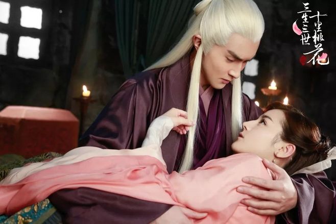 《三生三世十里桃花》里最懂爱情的人，却是从未动过感情的星君