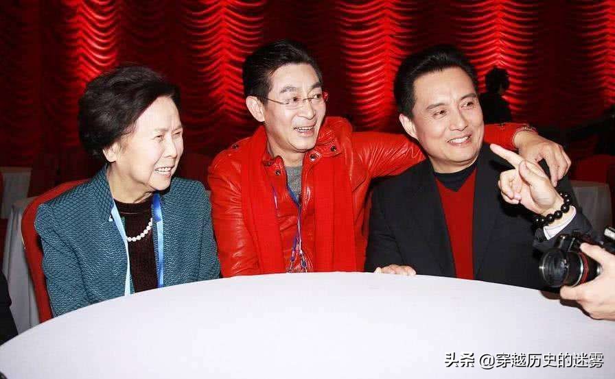 六小龄童到底发生了什么,六小龄童最触动我的两件事