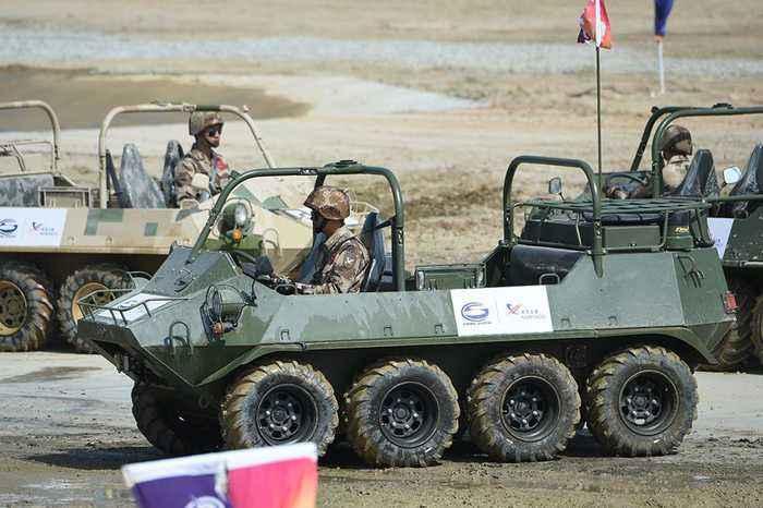 山猫全地形车为什么那么小,山猫全地形车无防护