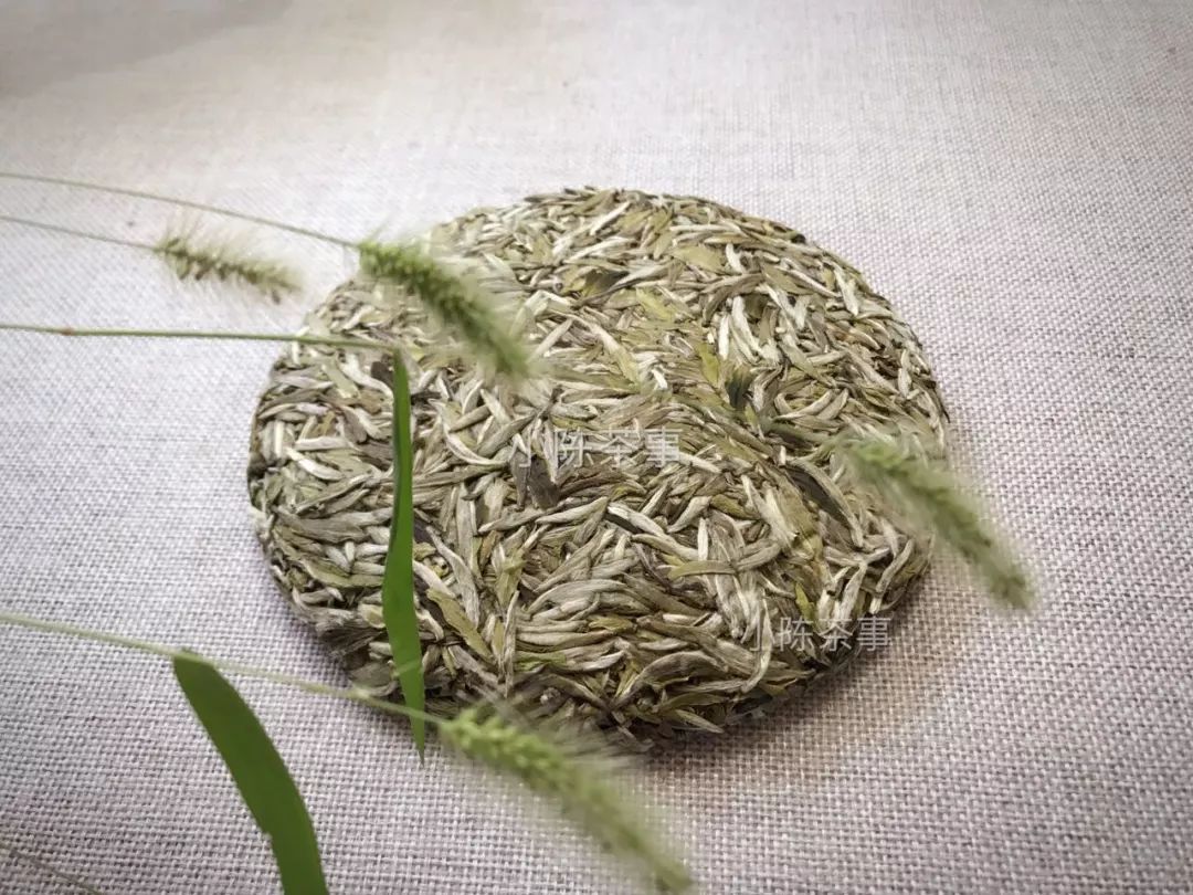 买茶叶怎么确保是新茶 (网上买的新茶能放多久)