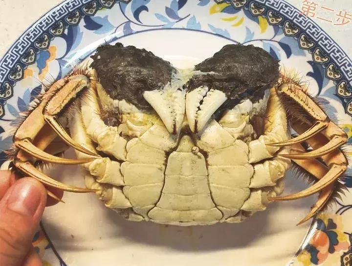 吃螃蟹标准方法,手把手教你怎样吃螃蟹教程