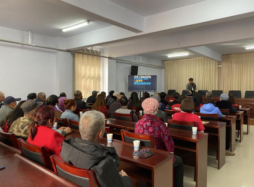 小棉袄很温暖贴心,小棉袄暖暖很贴心