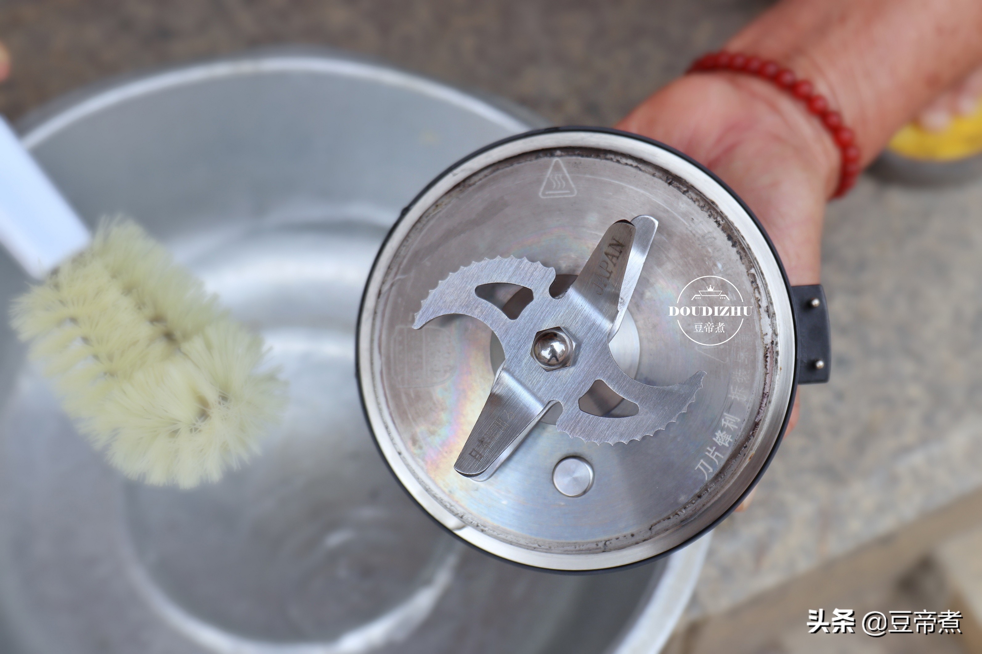 在家就能轻松喝到细腻香醇的豆浆,喜欢喝豆浆的一定要学会这个做法