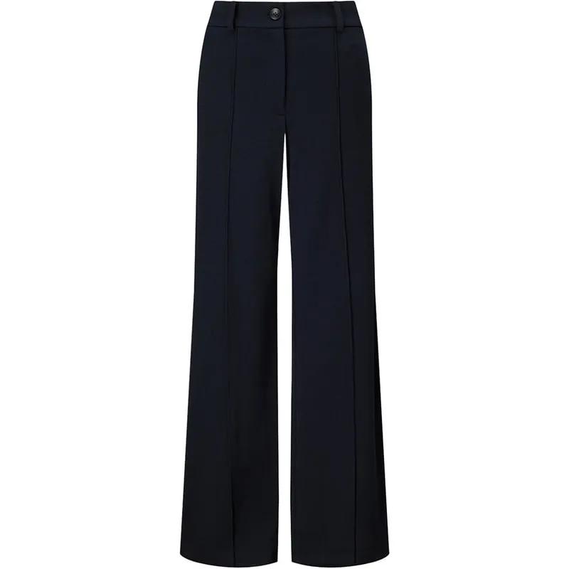 职场女王出场惊艳场面,凯特再次穿红西装