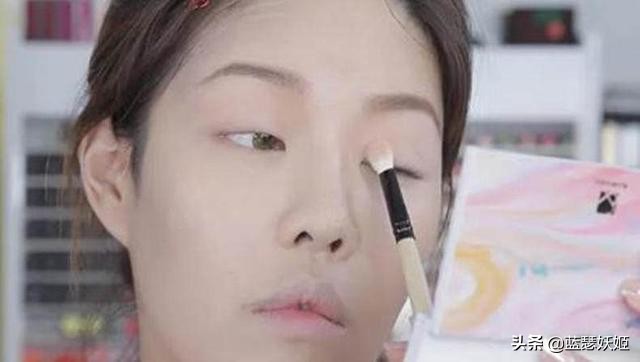 戴眼镜双眼无神怎么恢复,女生长期戴眼镜