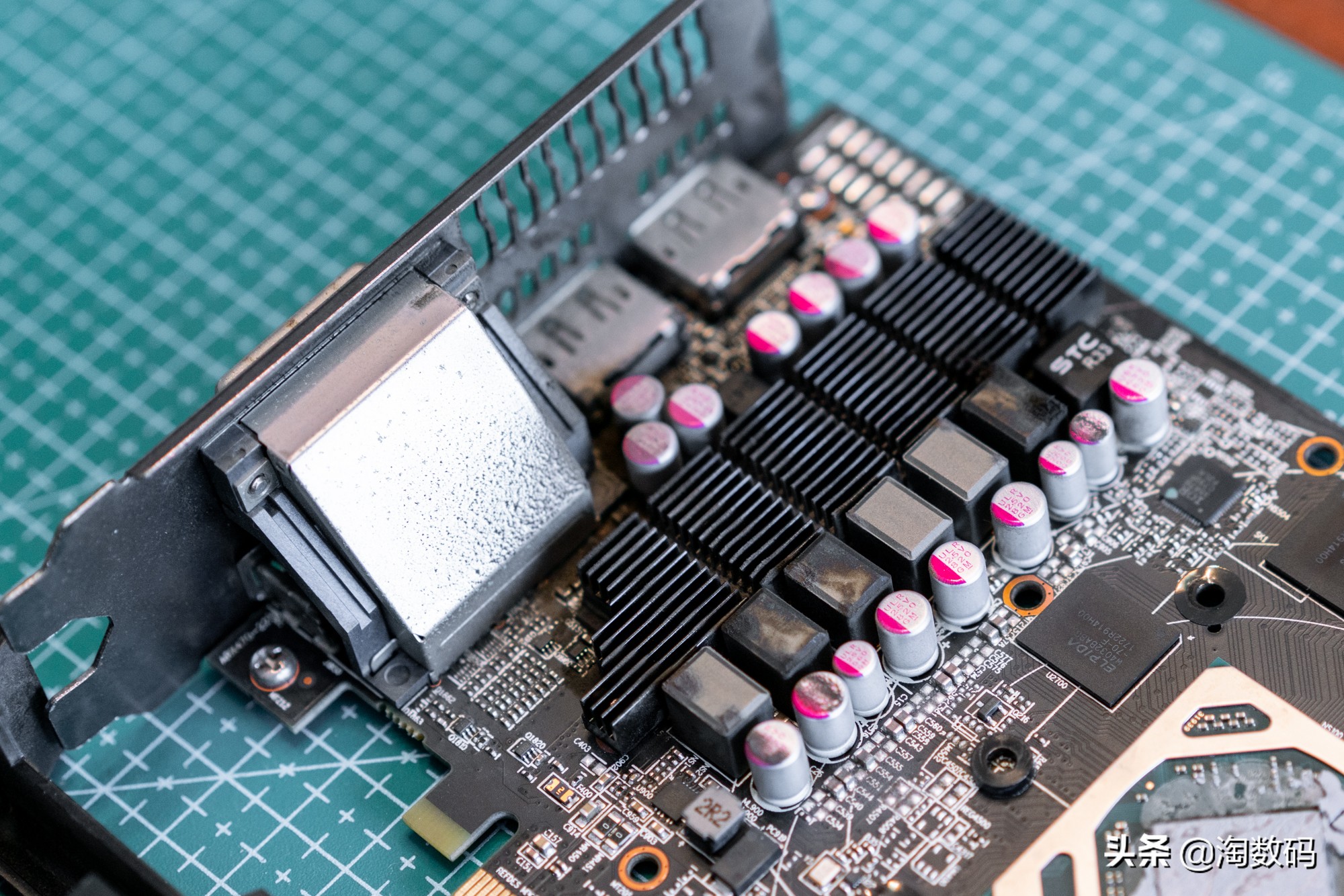 矿难袭来，299块钱的AMD矿渣RX570重现江湖，仔细看看便宜在哪里