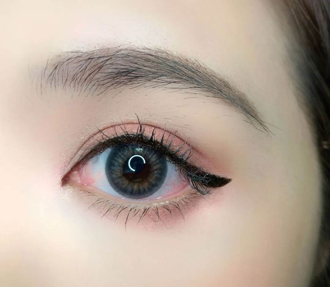 手残党一学就会的眼妆小技巧,手残党眼线笔教程