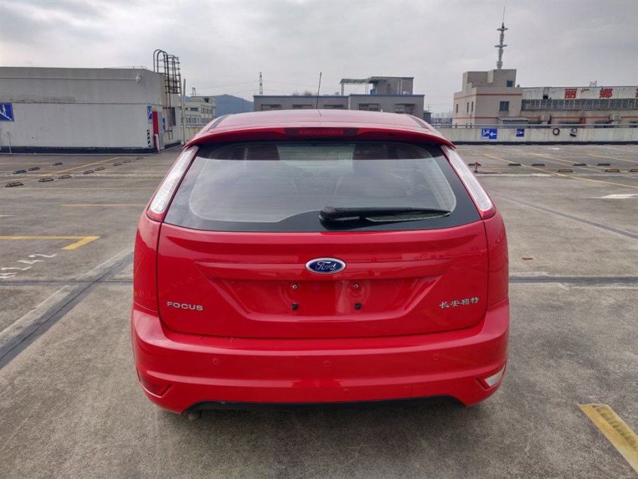 2014年福特福克斯两厢二手多少钱,3万元二手福特福克斯两厢