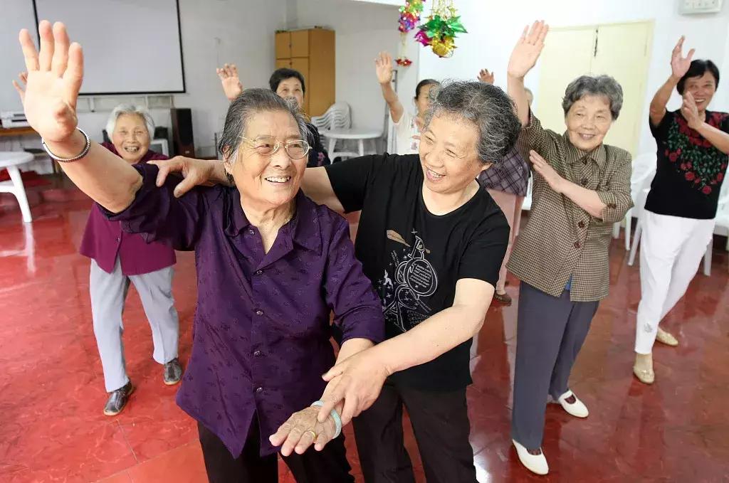 这200多项证明以后都不用交了！办事更省事儿中国政府网