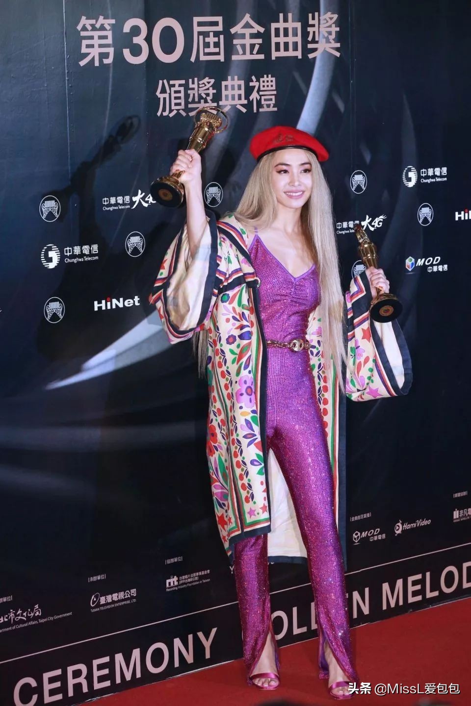 百变天后蔡依林热舞,蔡依林私服潮范十足