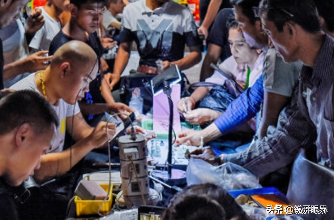 直播上卖翡翠便宜,直播的翡翠怎么那么便宜是真的吗