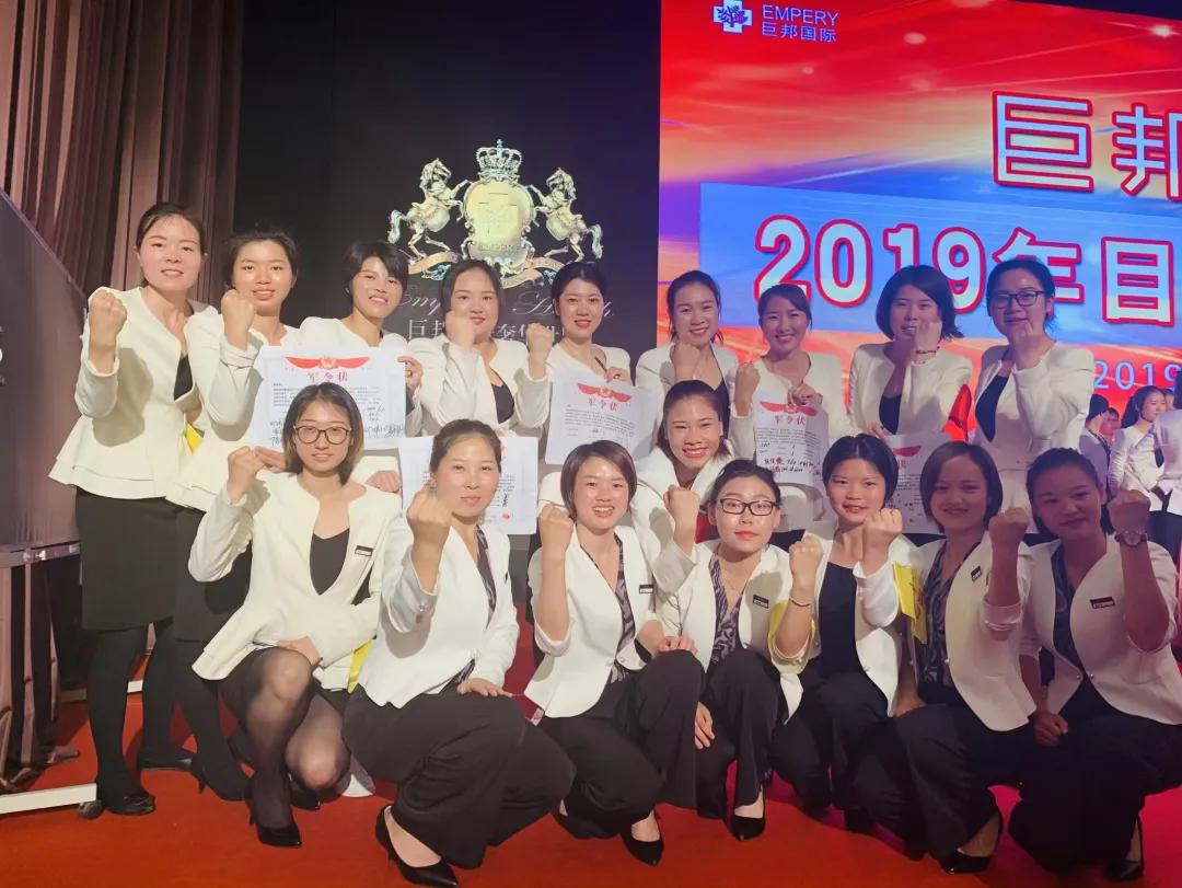 从负债累累到身价千亿,从负债累累到千亿富翁