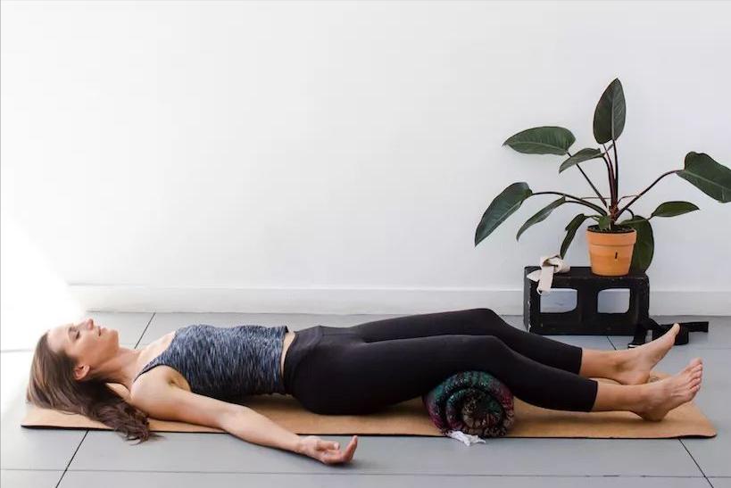 瑜伽休息术冥想10分钟视频教程,瑜伽放松休息术30分钟完整版