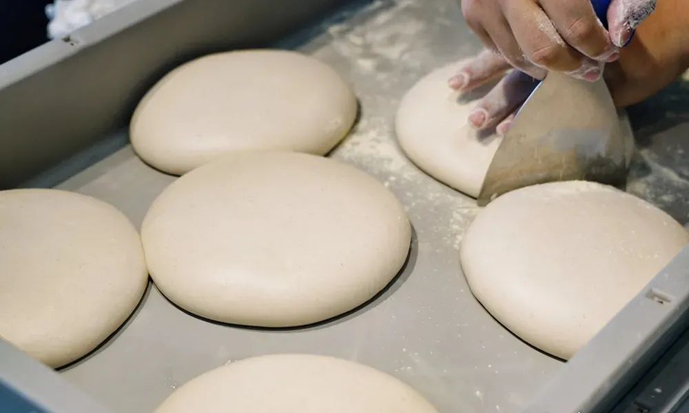 夏天面团室温放一夜会发酵吗,夏天面团控温加冰水吗