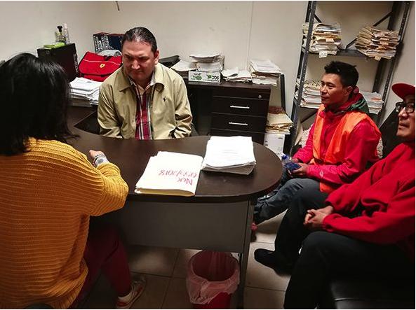 地球从南极到北极环绕一圈,地球跑一圈