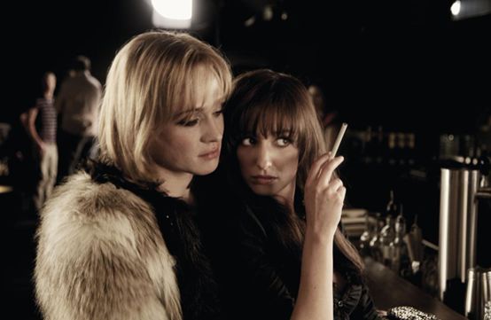 最适合躲在被子里看的电影,适合躲在被子里面看的电影