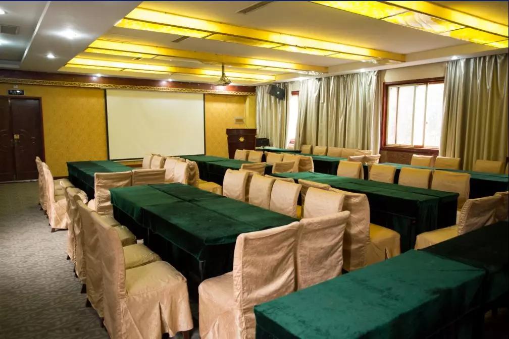 洛阳梦桃源2号会议厅,洛阳梦桃源度假村附近酒店