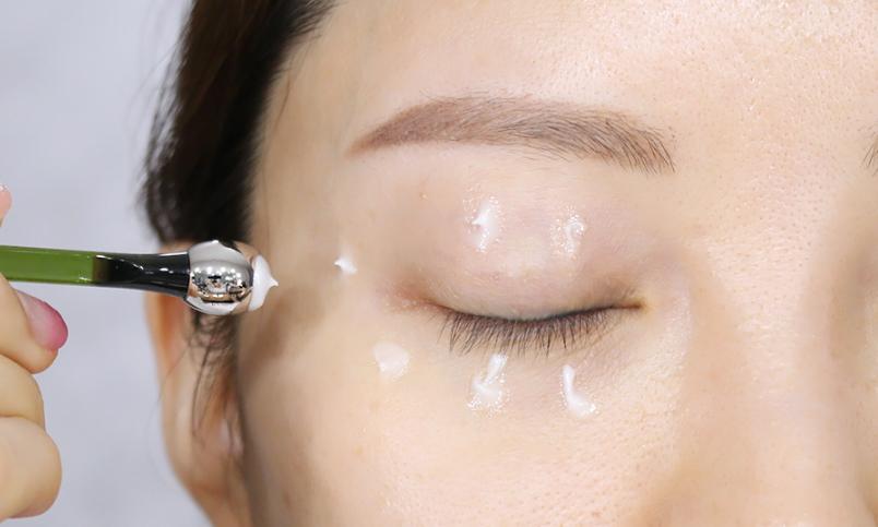 眼周护理全攻略,熬夜党眼部护理