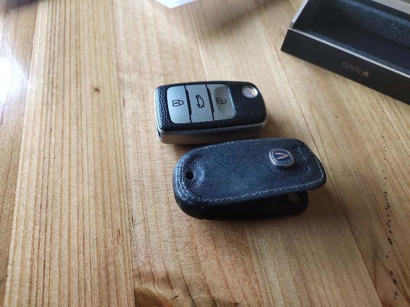 建议自己更换钥匙外壳吗,钥匙保护套怎样更换