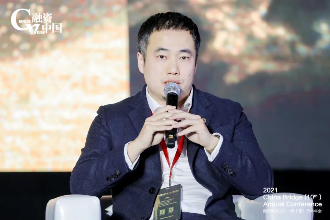 往前走、做孵化、重仓早期，B轮后小机构没机会了？