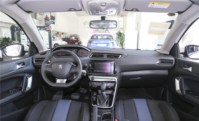 懂车之人买法系？可为啥标致308底盘扎实，外观帅气，却不被认可