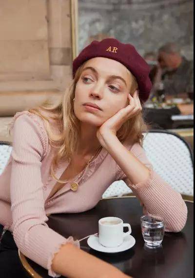 好看又好穿的女人,法国女人穿什么好看又漂亮