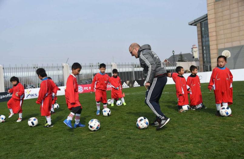 评论印度足球和国足,国足与印度足球比赛