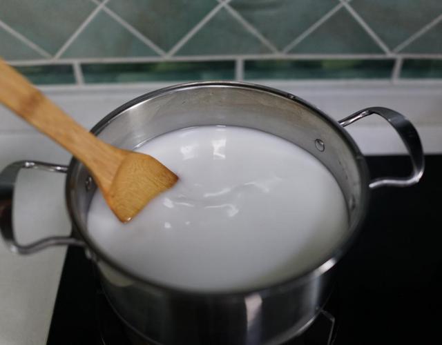 1碗面米粉5碗清水教你在家做凉粉,一碗面粉一碗水自制凉粉