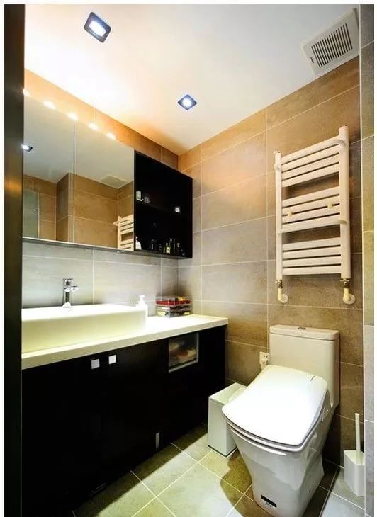 卫生间圆镜子加镜柜效果图,卫生间智能镜柜一体选哪种