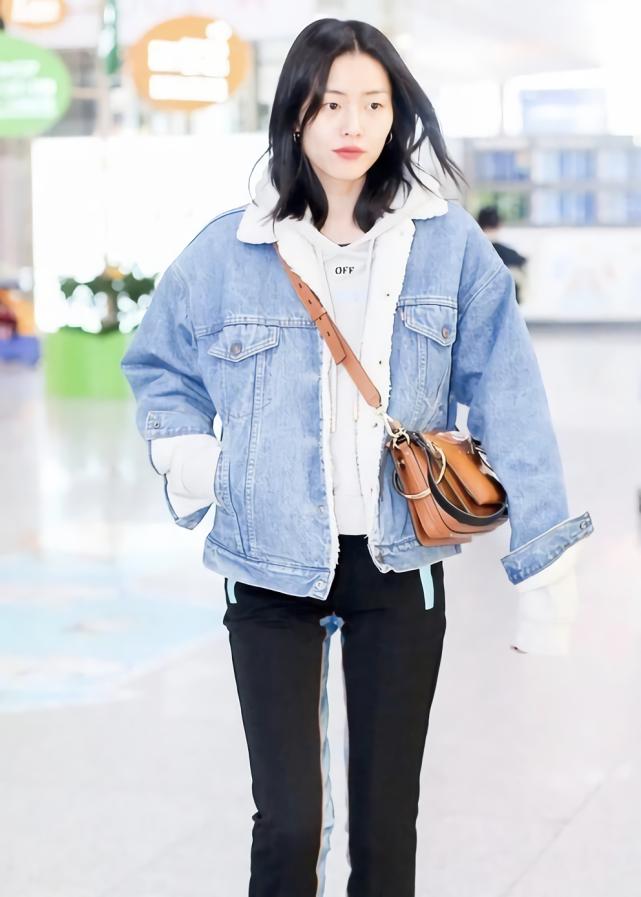 气质女神范轻熟风炸街牛仔外套,女神们牛仔外套这样穿