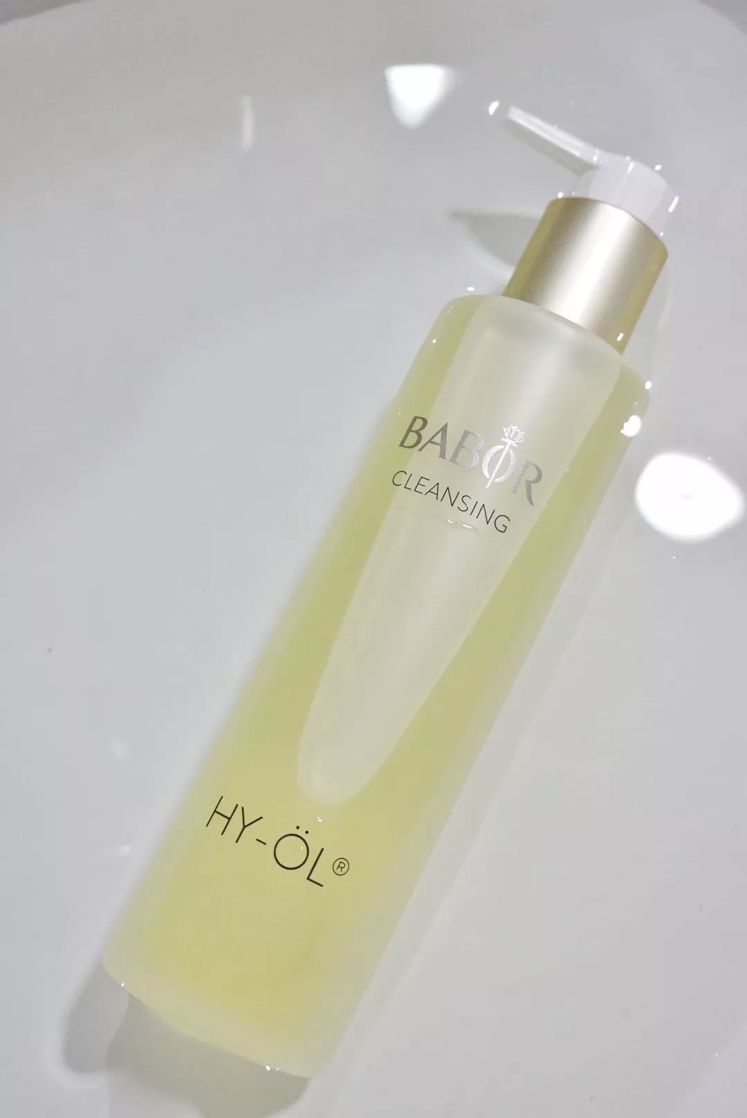 朋友圈精致生活却一地鸡毛,精致朋友圈背后的真实故事