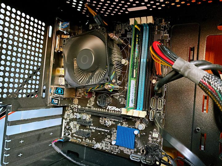 【有趣】第17期：传说中的罕见“错版”i7上手体验