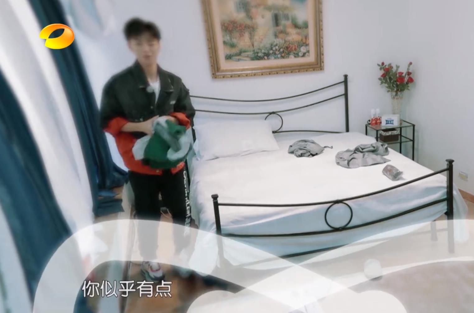 王俊凯《中餐厅》*服私**盘点第一波！技能满满的凯boss，衣品超赞