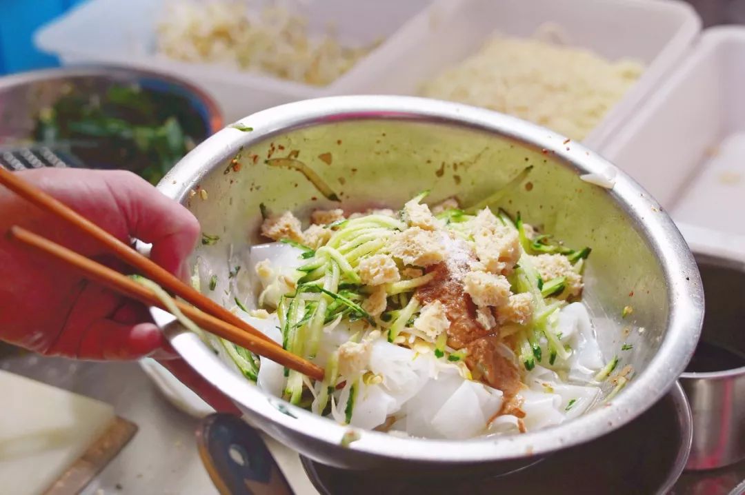 无夜市不夏天！西园里菜场竟然是个“深夜大食堂”？