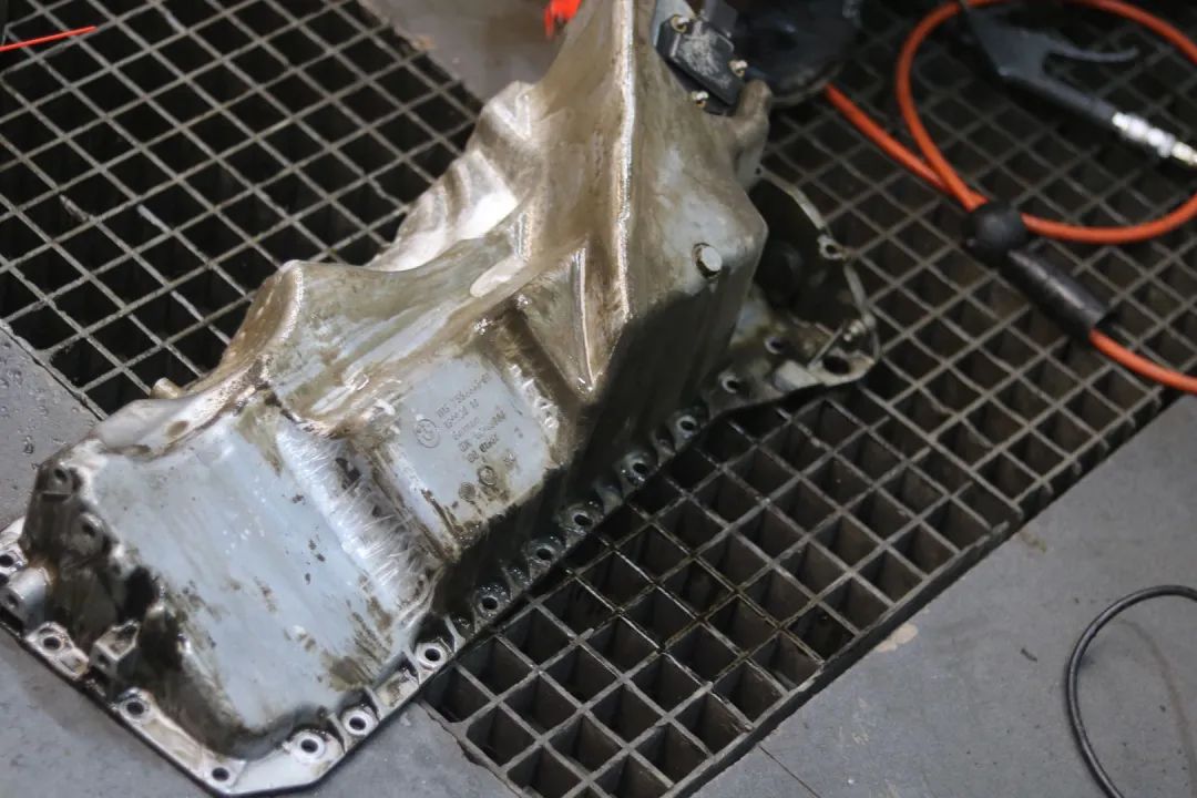 怪兽修车：翻新一辆11年破烂不堪的宝马GT，车况不忍直视