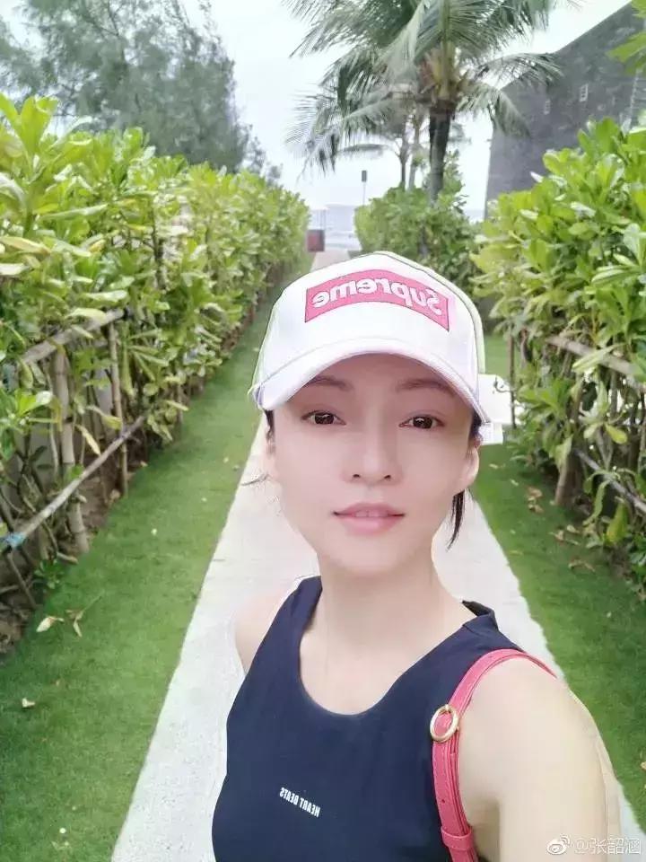 被刘亦菲惊艳到的美照,刘亦菲和其他女明星的对比照