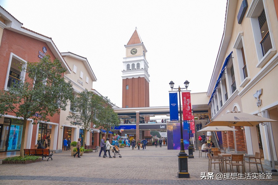 我们逛了天的成都时代奥莱，为你整理出这份春节新衣精明采购清单