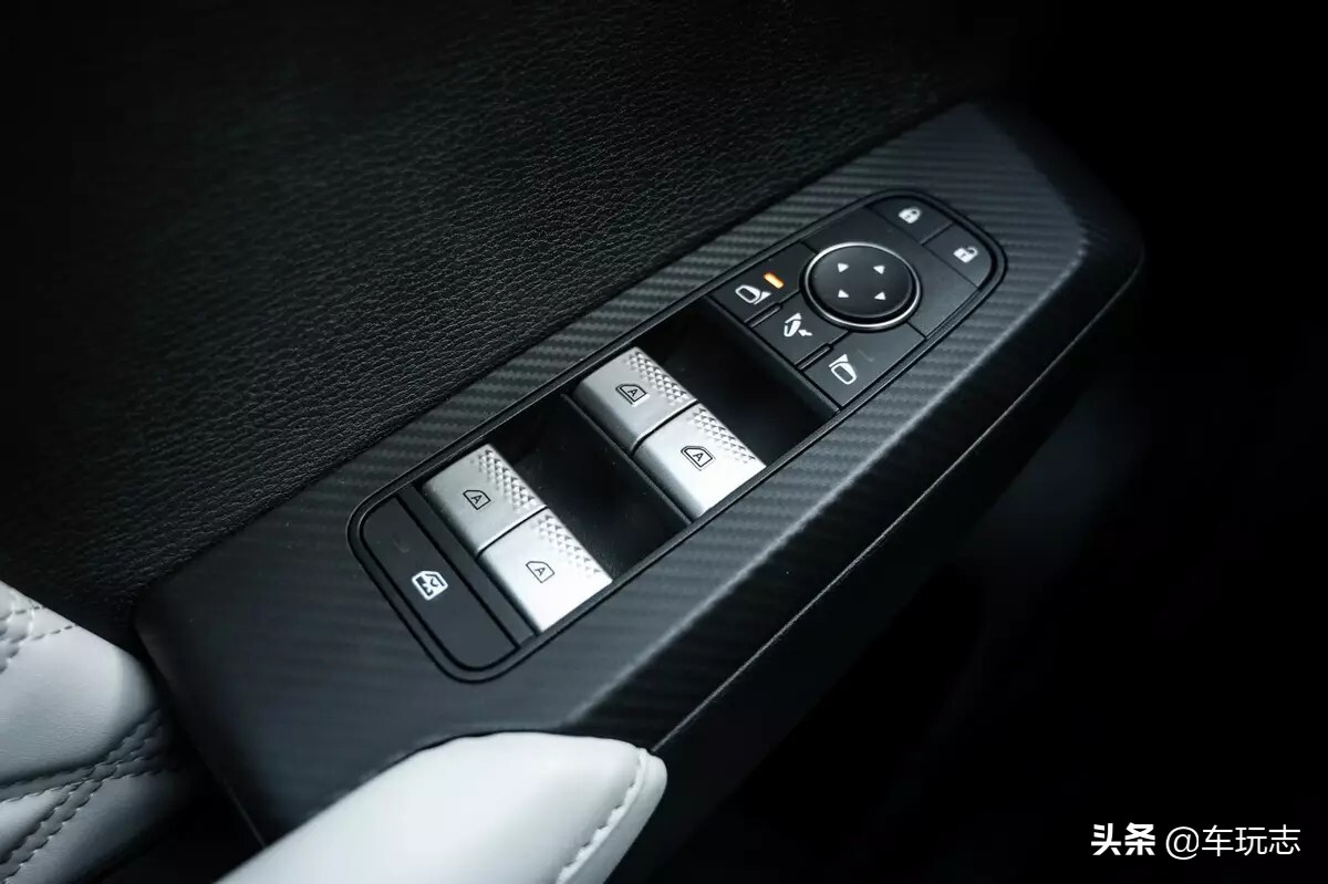 2021款三菱欧蓝德改款后,2020款三菱欧蓝德有哪些改变