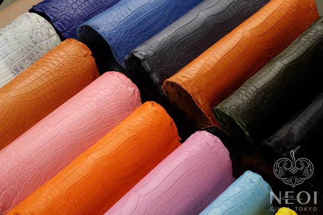 怎样鉴别是不是真正的鳄鱼皮包,鳄鱼皮包包怎么选