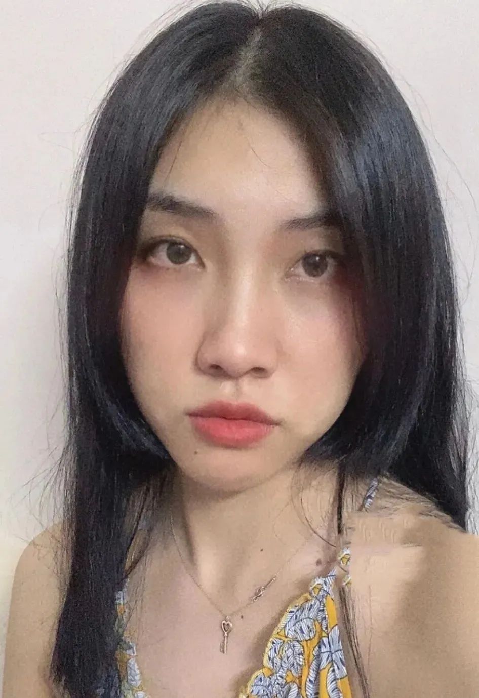 什么脸型都适合的刘海是哪种刘海,最修饰脸型的刘海简单自然减龄