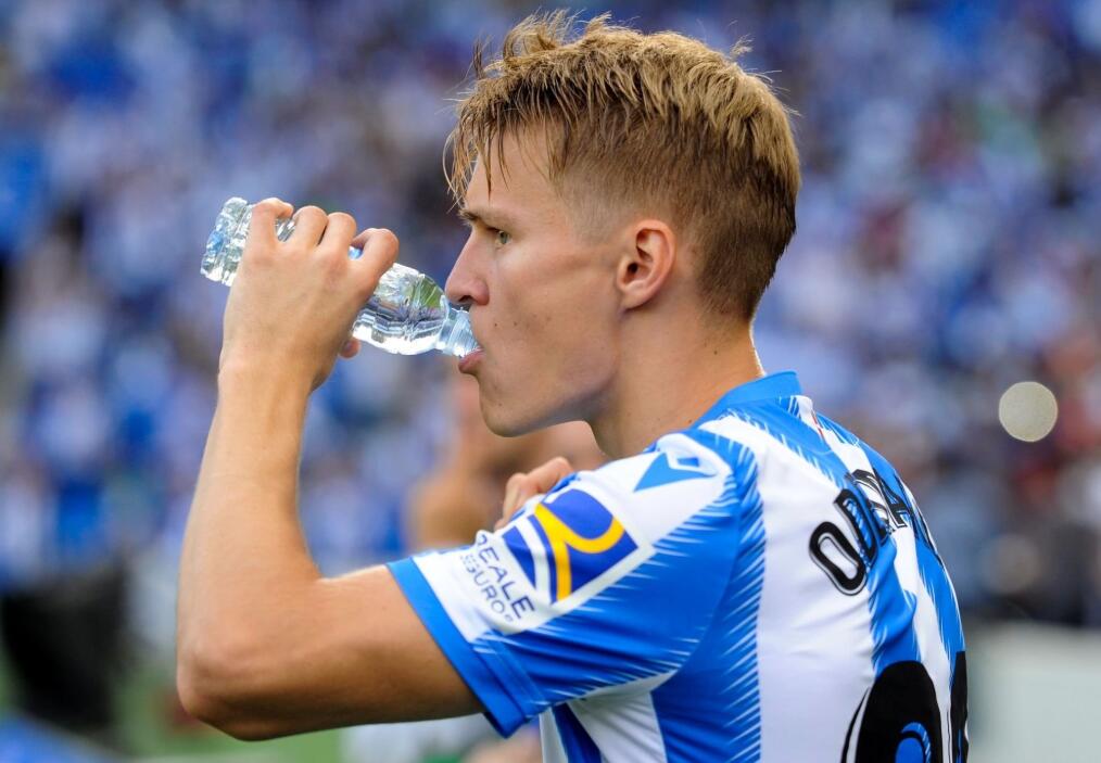 4年前选择皇马就消失！被誉为梅西险遭捧杀 20岁这年征服西甲