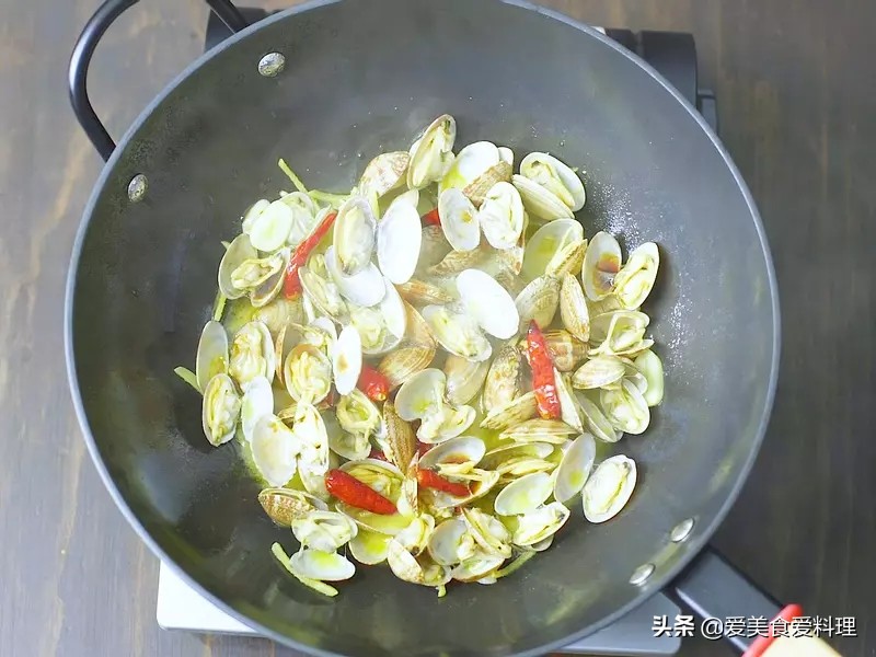 炒蚬肉怎么炒不腥,尖椒炒蚬子图解