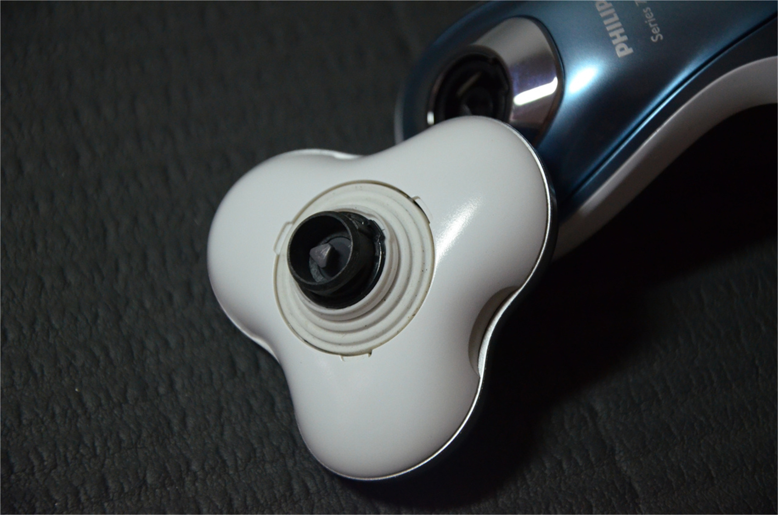 飞利浦s7000剃须刀怎样全身水洗,飞利浦剃须刀s7000使用说明