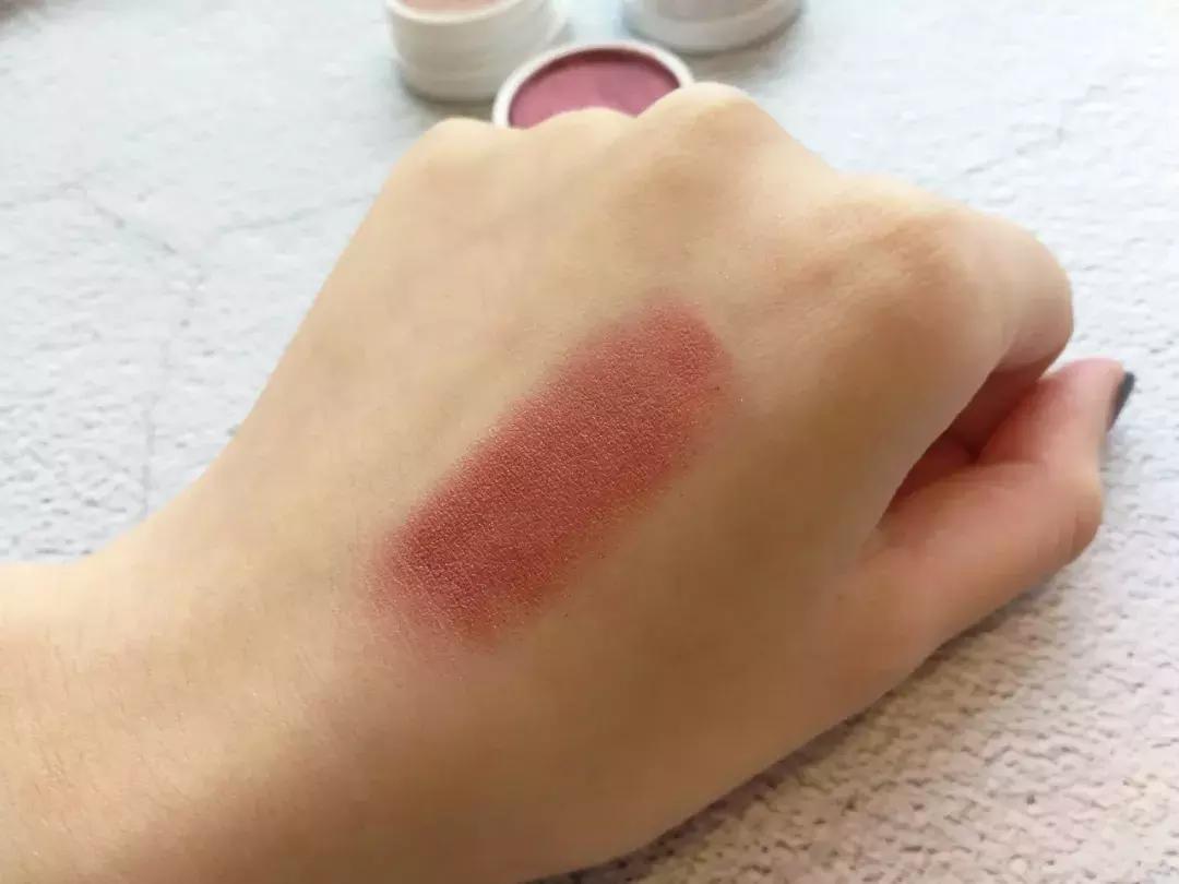 遮瑕高光口红眼影一共多少钱,30块钱的粉底液口红眼影遮瑕