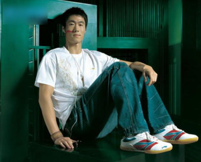 赵薇与乒乓球王励勤处过对象吗,赵薇王励勤现在私下还有联系吗