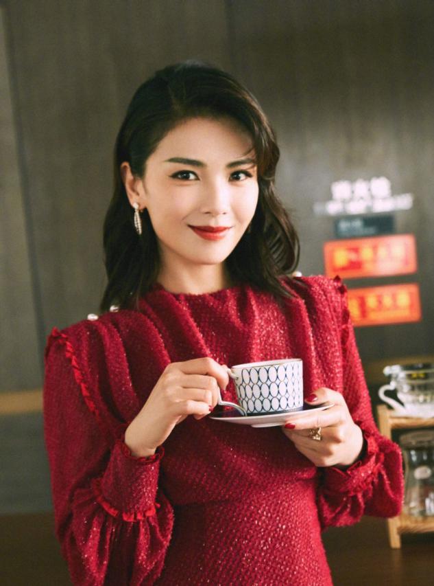 女生有这五个特征才是高级脸,大众脸的特征是什么