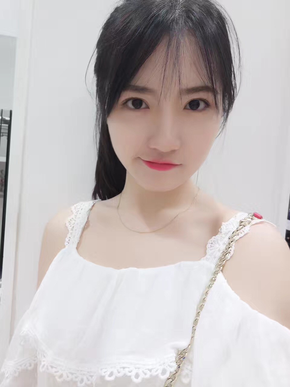 芭莎红富勒烯灯泡肌水雾拉丝面膜,富勒烯蛋白灯泡面膜为什么拉丝