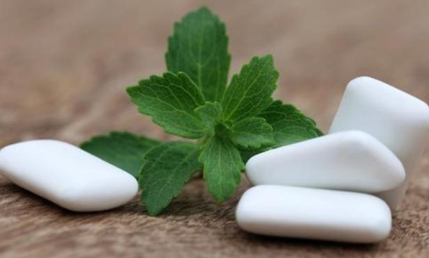 为什么纯牛奶喝完嘴巴里会有臭味,为啥喝完牛奶嘴里一股味