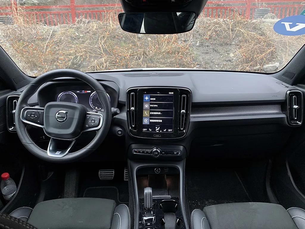 最新沃尔沃xc40试驾视频,深度试驾沃尔沃xc40最低配