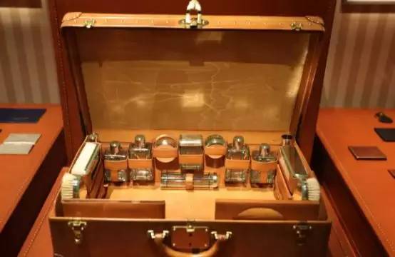 lv老板成全球首富和lisa有关吗,lv老板成全球新首富